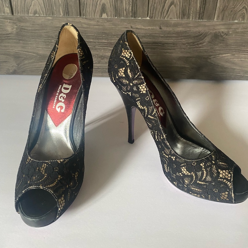 Black lace and champagne D&G peep toe pumps, EUC, sz 40
